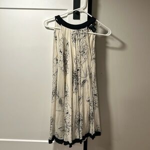 Arden B. Flowing cream and black dress. 👗 size XS super cute and sexy